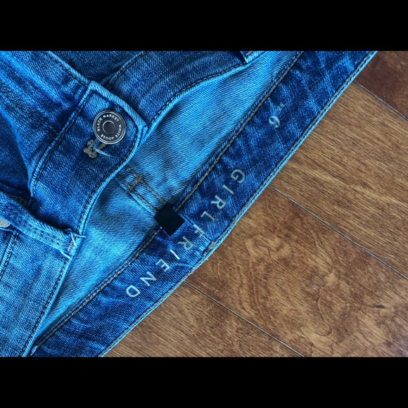 White House Black Market jeans with white florals - Picture 2 of 4